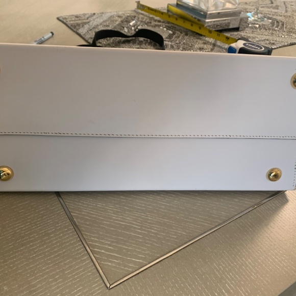 NWOT Valentino Garavani White/Black Leather Magnetic Handbag - Picture 5 of 8